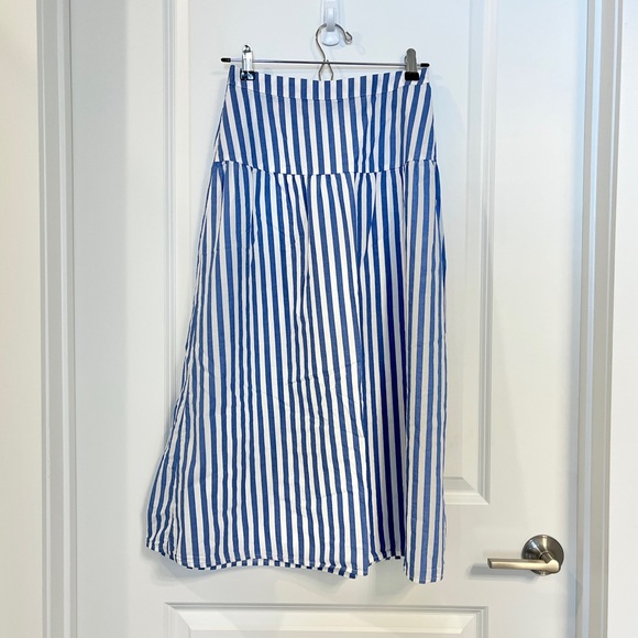 Old Navy Cotton Midi Skirt - Picture 3 of 4